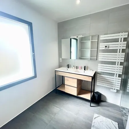 Дом отдыха Luxury Maison D'architecte Neuve De Standing Лармор-Бадан